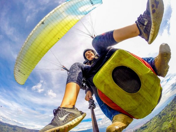 paragliding in medellin