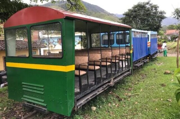 train dolly in tunnel tour medellin