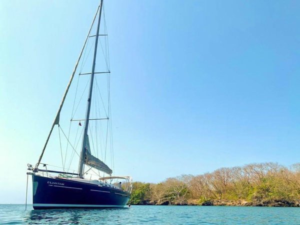 sailboat tours in Cartagena