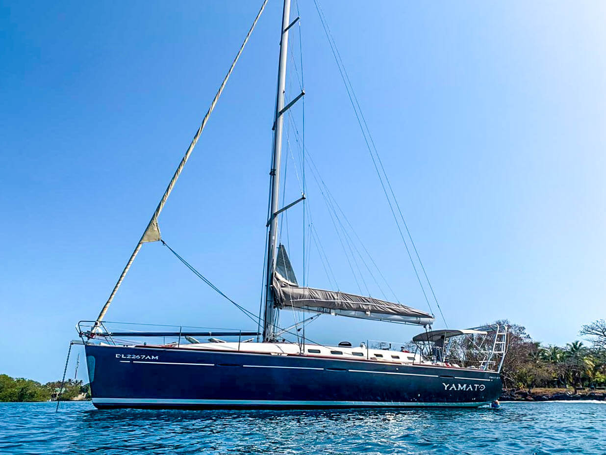 sail boat cartagena