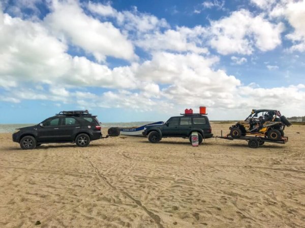 2 SUVs and 1 UTV in the guajira tour