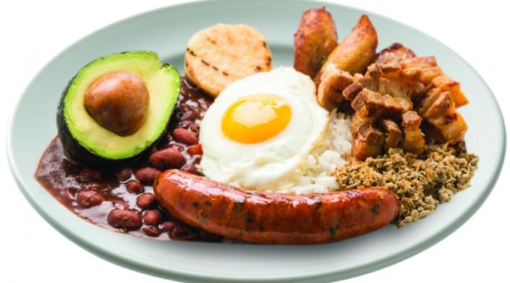 Bandeja-paisa-900x500_c