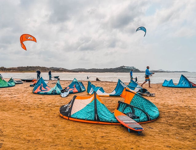 kitesurfers on Salinas beach, Colombia