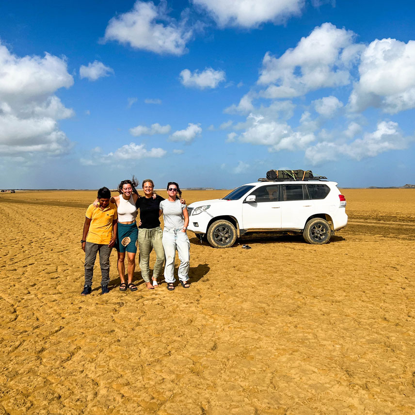 Kitesurf downwinders Colombia group of friends
